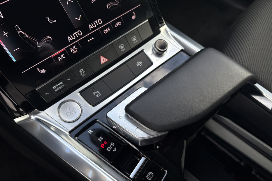 Продам Audi E-Tron 95 LED KLIMA NAVI  2019 года в Львове