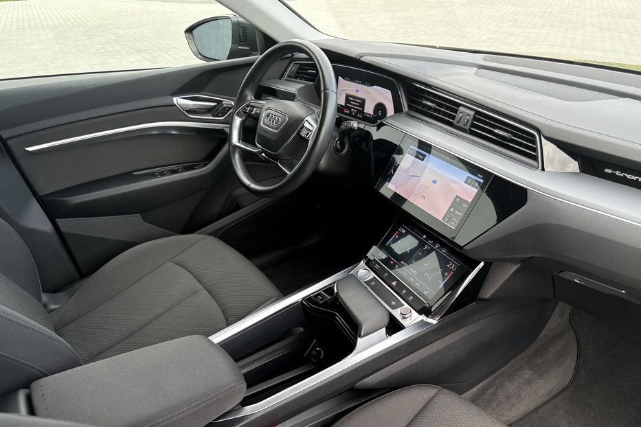 Продам Audi E-Tron 95 LED KLIMA NAVI  2019 года в Львове