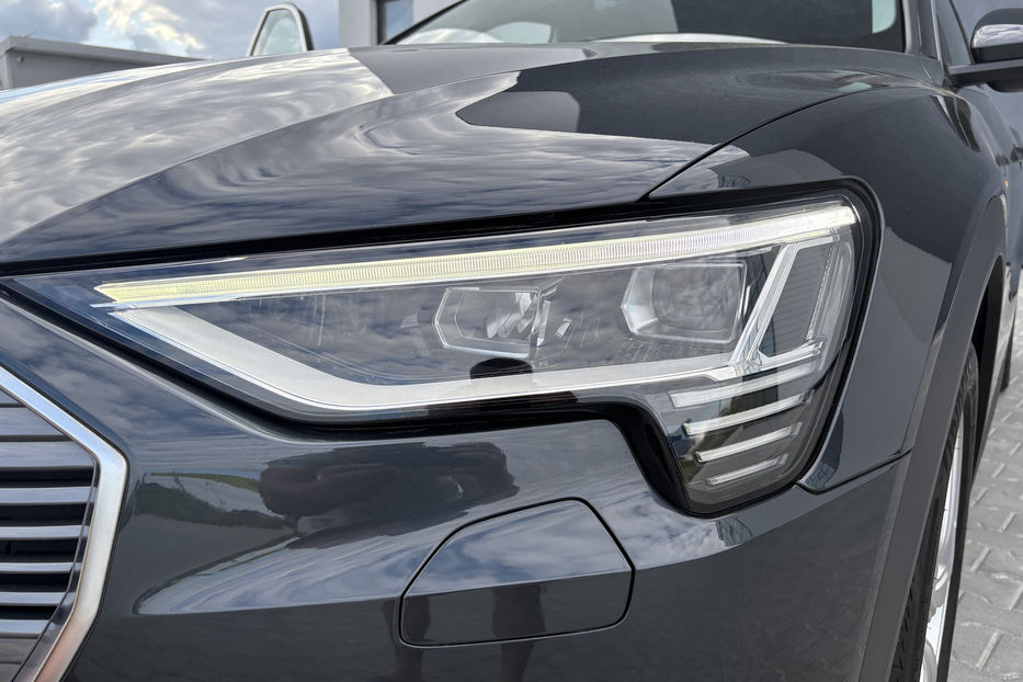 Продам Audi E-Tron 95 LED KLIMA NAVI  2019 года в Львове
