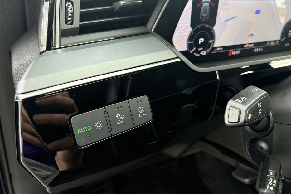 Продам Audi E-Tron 95 LED KLIMA NAVI  2019 года в Львове