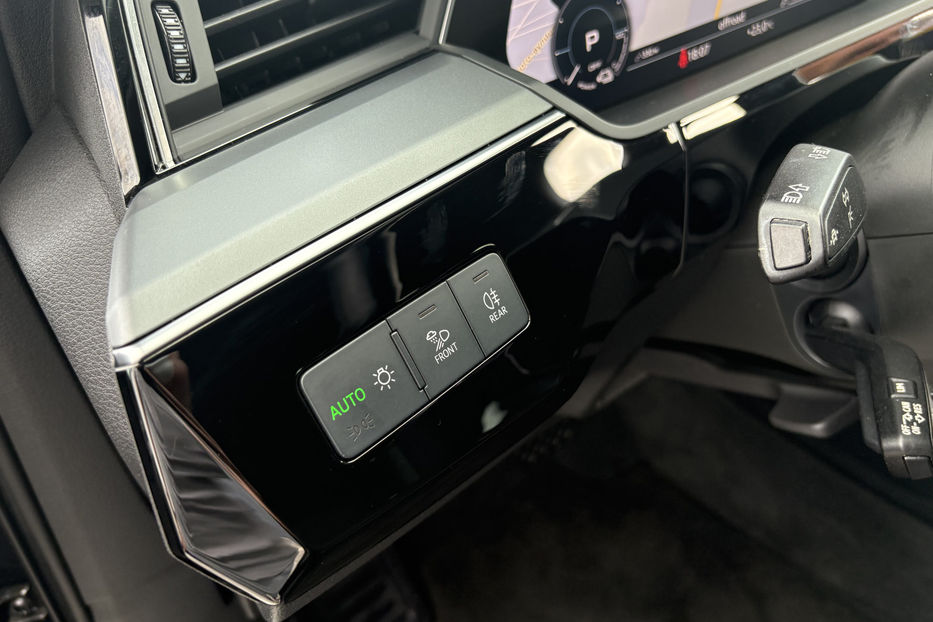 Продам Audi E-Tron 95 LED KLIMA NAVI  2019 года в Львове