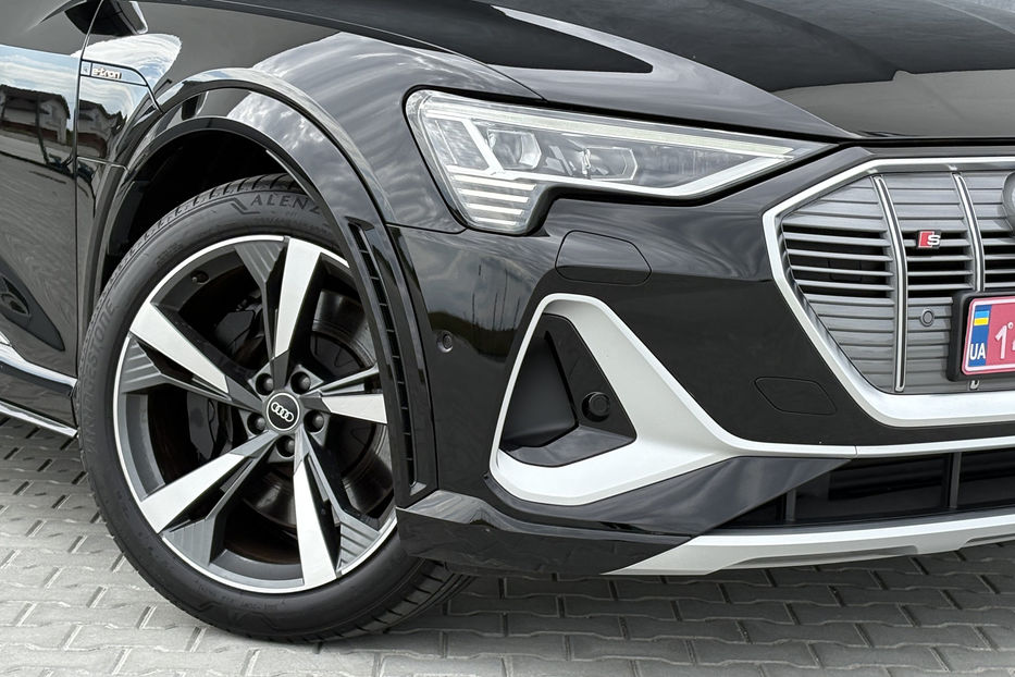 Продам Audi E-Tron E-TRON S 370KW S-LINE NE MALOV 2021 года в Львове