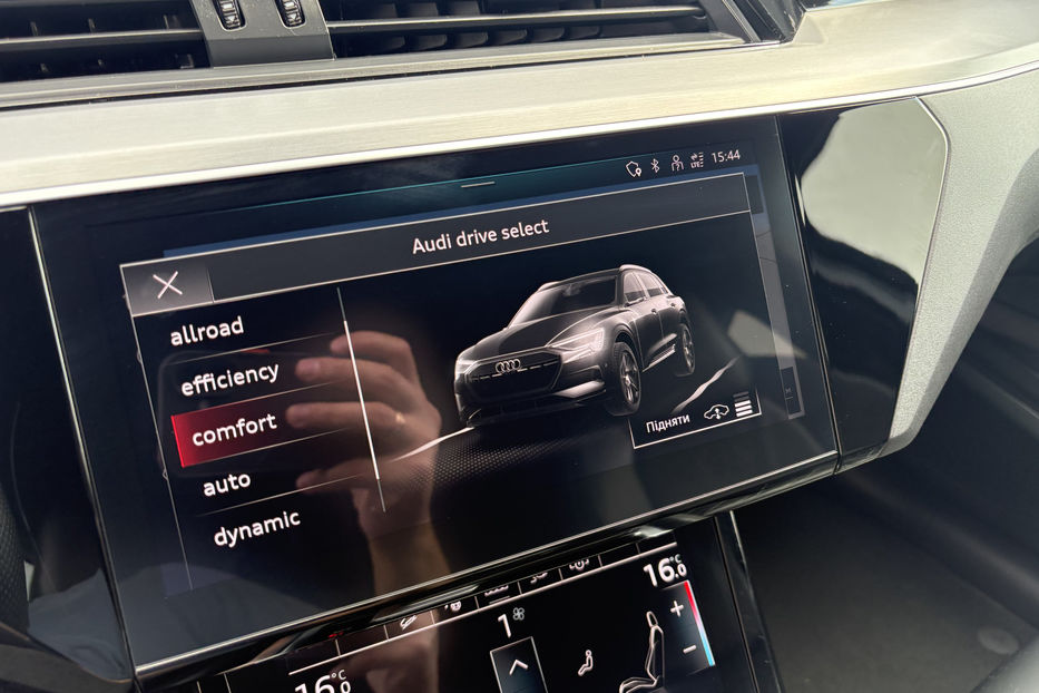Продам Audi E-Tron E-TRON S 370KW S-LINE NE MALOV 2021 года в Львове