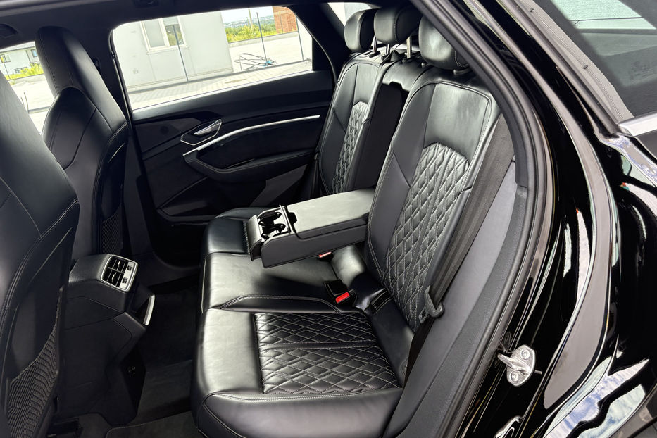 Продам Audi E-Tron E-TRON S 370KW S-LINE NE MALOV 2021 года в Львове