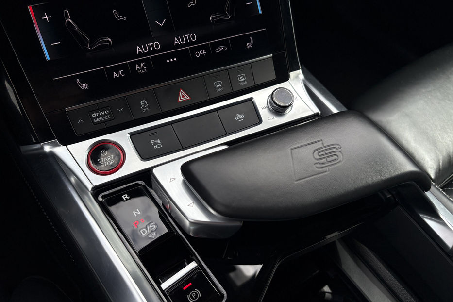 Продам Audi E-Tron E-TRON S 370KW S-LINE NE MALOV 2021 года в Львове