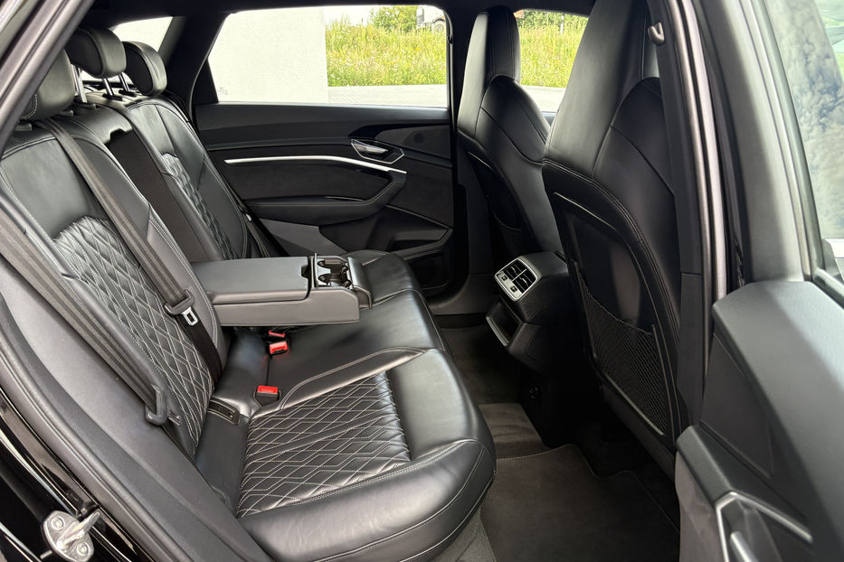 Продам Audi E-Tron E-TRON S 370KW S-LINE NE MALOV 2021 года в Львове