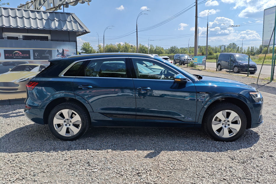 Продам Audi E-Tron 2020 года в Киеве