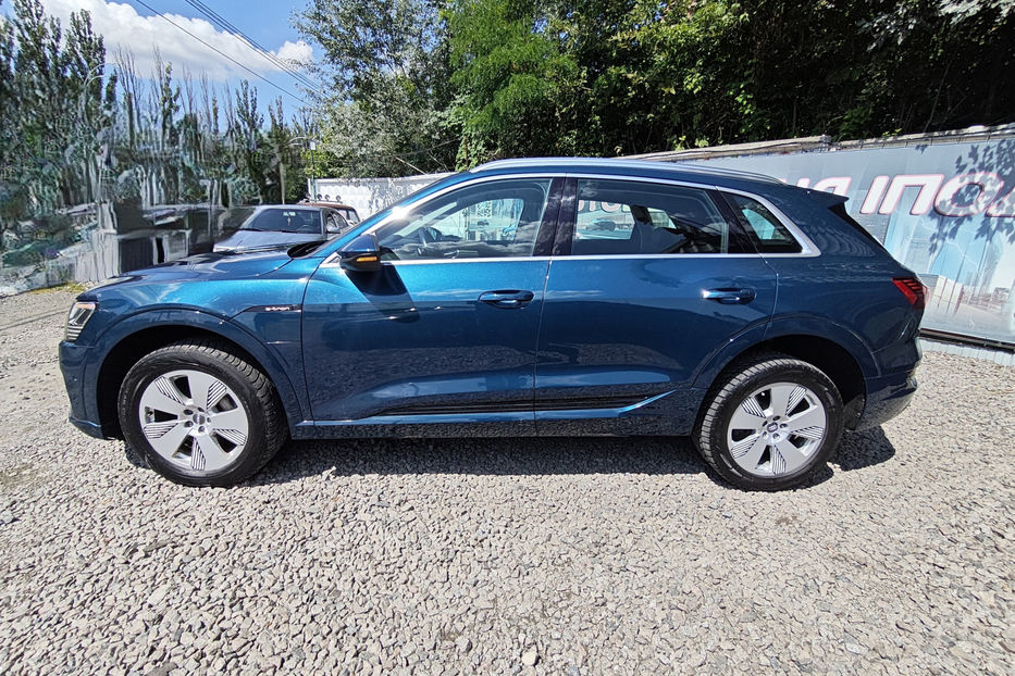 Продам Audi E-Tron 2020 года в Киеве