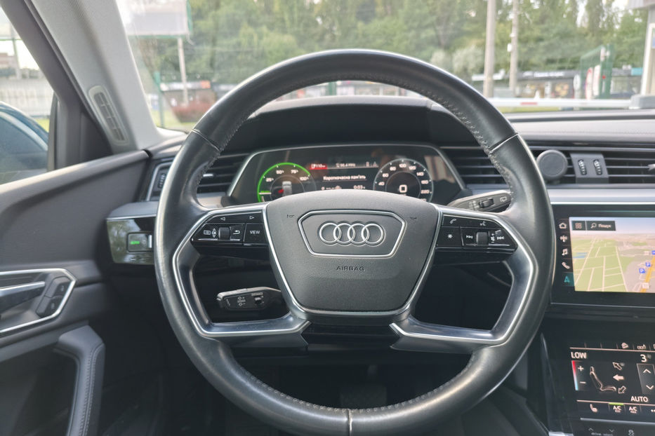 Продам Audi E-Tron 2020 года в Киеве