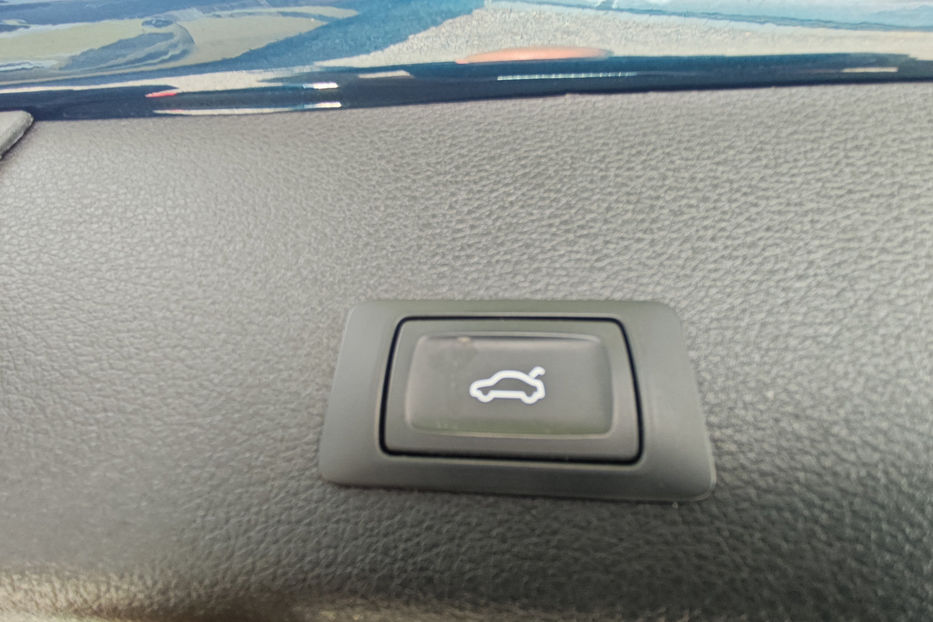 Продам Audi E-Tron 2020 года в Киеве