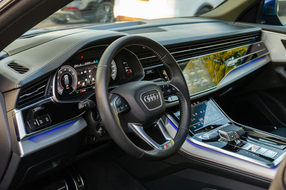 Продам Audi Q8 55TFSI S-Line 2018 года в Киеве