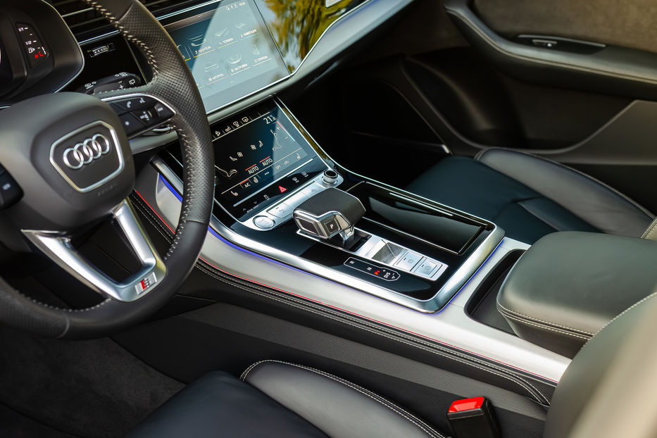 Продам Audi Q8 55TFSI S-Line 2018 года в Киеве