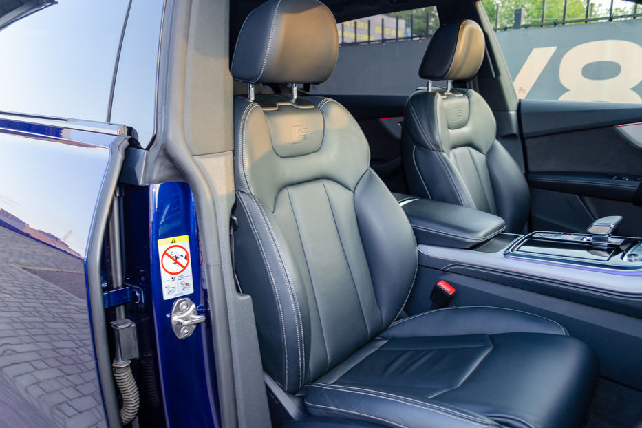 Продам Audi Q8 55TFSI S-Line 2018 года в Киеве