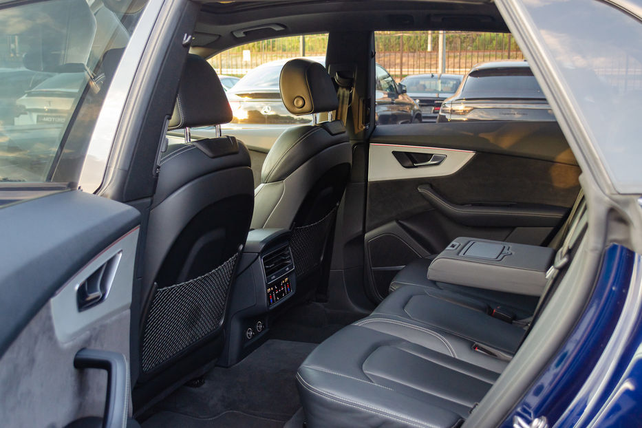 Продам Audi Q8 55TFSI S-Line 2018 года в Киеве