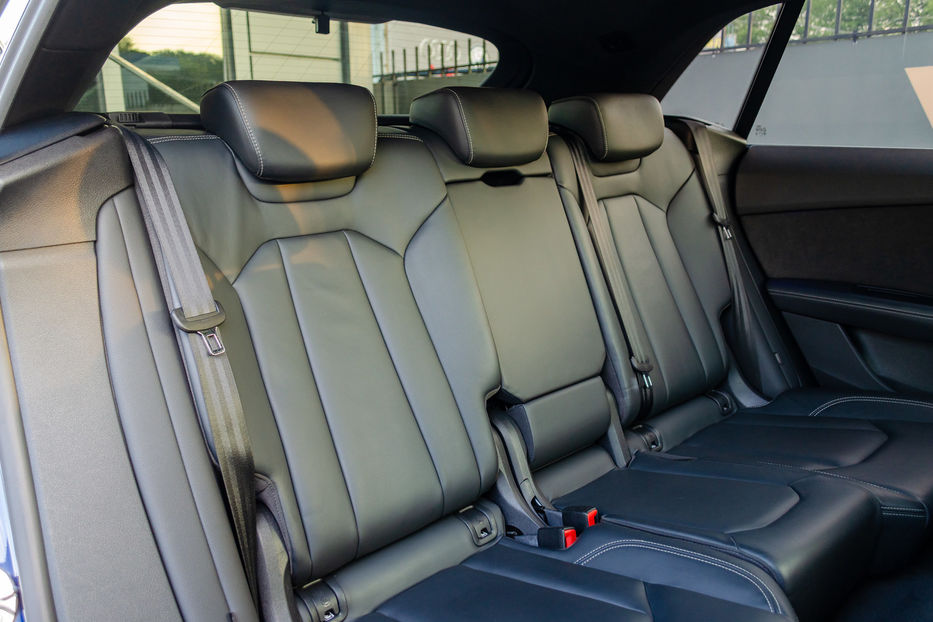 Продам Audi Q8 55TFSI S-Line 2018 года в Киеве
