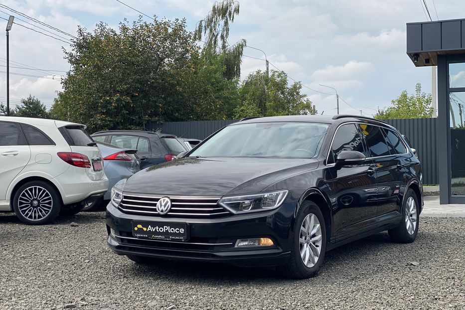 Продам Volkswagen Passat B8 2017 года в Луцке