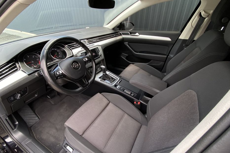 Продам Volkswagen Passat B8 2017 года в Луцке