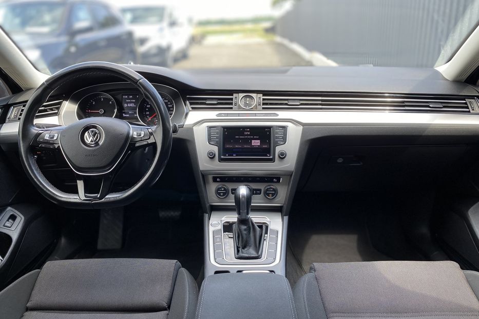 Продам Volkswagen Passat B8 2017 года в Луцке