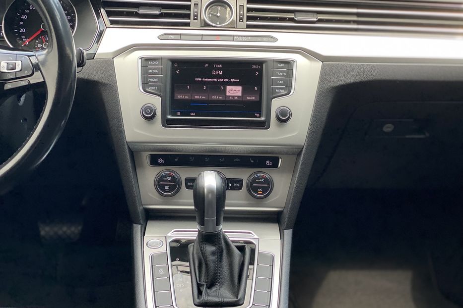 Продам Volkswagen Passat B8 2017 года в Луцке