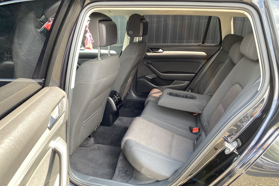 Продам Volkswagen Passat B8 2017 года в Луцке