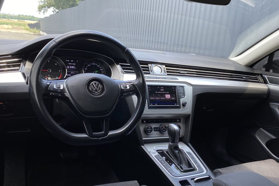 Продам Volkswagen Passat B8 2017 года в Луцке