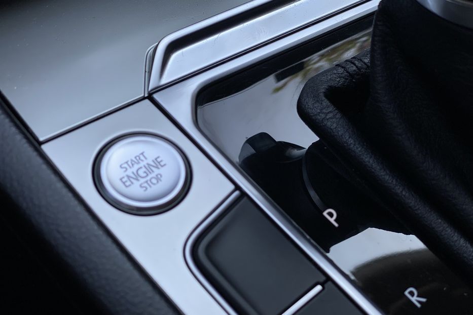 Продам Volkswagen Passat B8 2017 года в Луцке