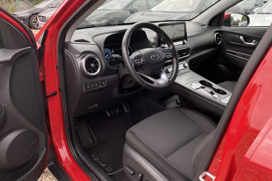 Продам Hyundai Kona 64кВтСліпізониПдгрівсиднькерма 2022 года в Львове