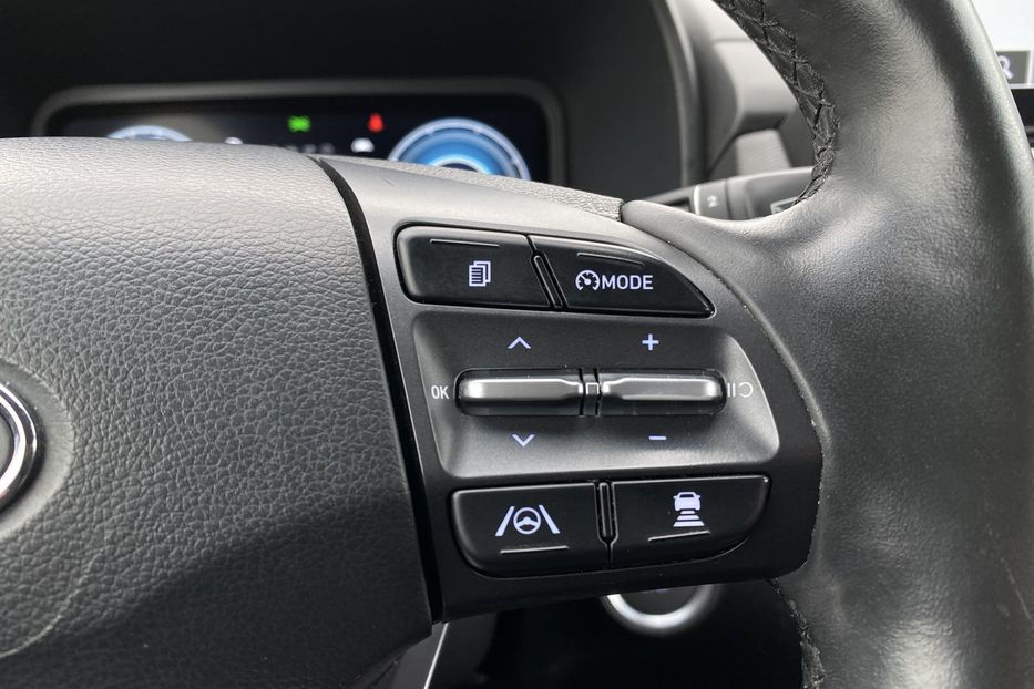 Продам Hyundai Kona 64кВтСліпізониПдгрівсиднькерма 2022 года в Львове