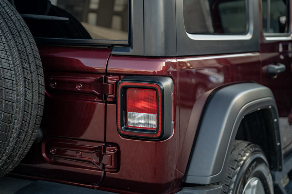 Продам Jeep Wrangler Unlimited Sport 2021 года в Черновцах