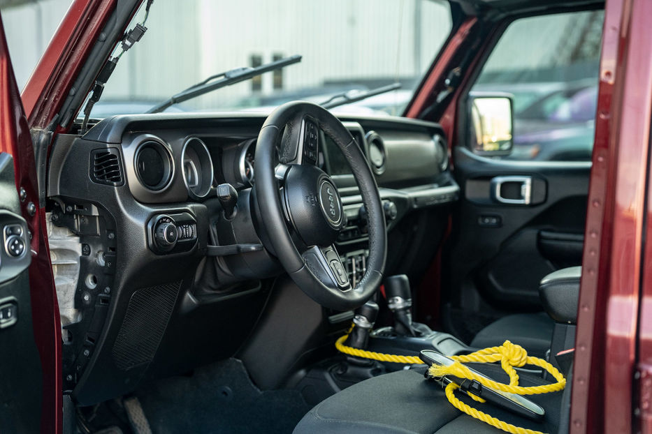 Продам Jeep Wrangler Unlimited Sport 2021 года в Черновцах