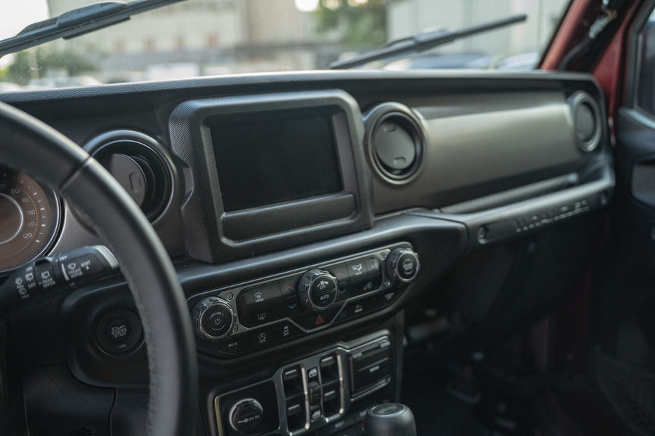 Продам Jeep Wrangler Unlimited Sport 2021 года в Черновцах