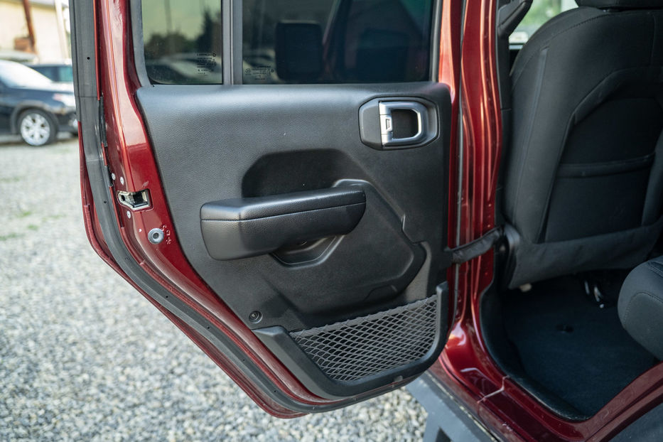 Продам Jeep Wrangler Unlimited Sport 2021 года в Черновцах