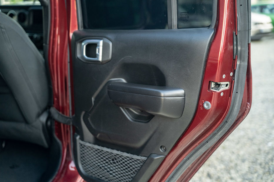 Продам Jeep Wrangler Unlimited Sport 2021 года в Черновцах