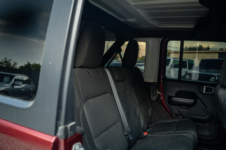 Продам Jeep Wrangler Unlimited Sport 2021 года в Черновцах