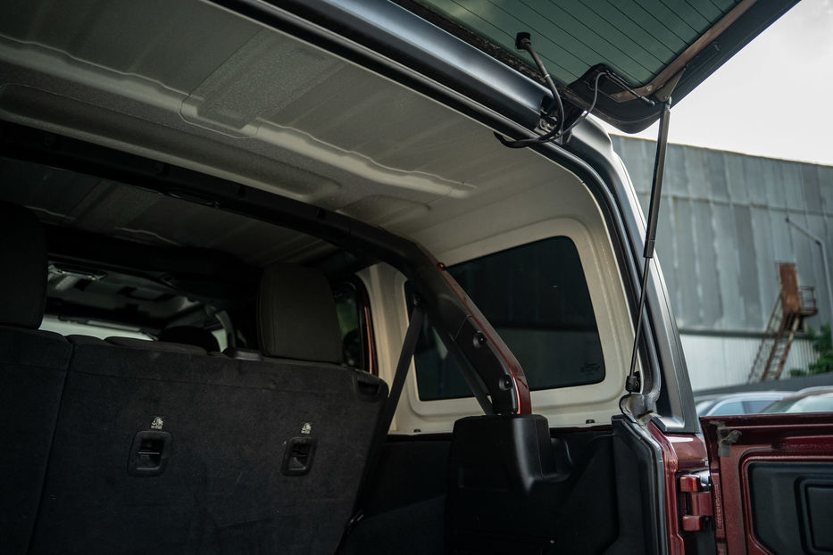 Продам Jeep Wrangler Unlimited Sport 2021 года в Черновцах