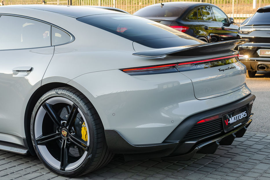 Продам Porsche Taycan Turbo S 2021 года в Киеве