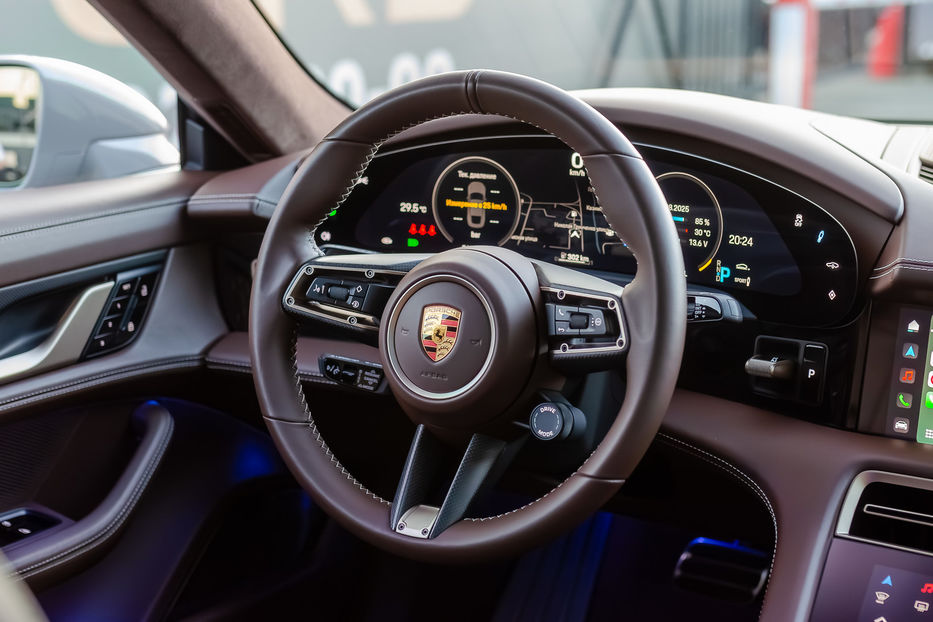 Продам Porsche Taycan Turbo S 2021 года в Киеве