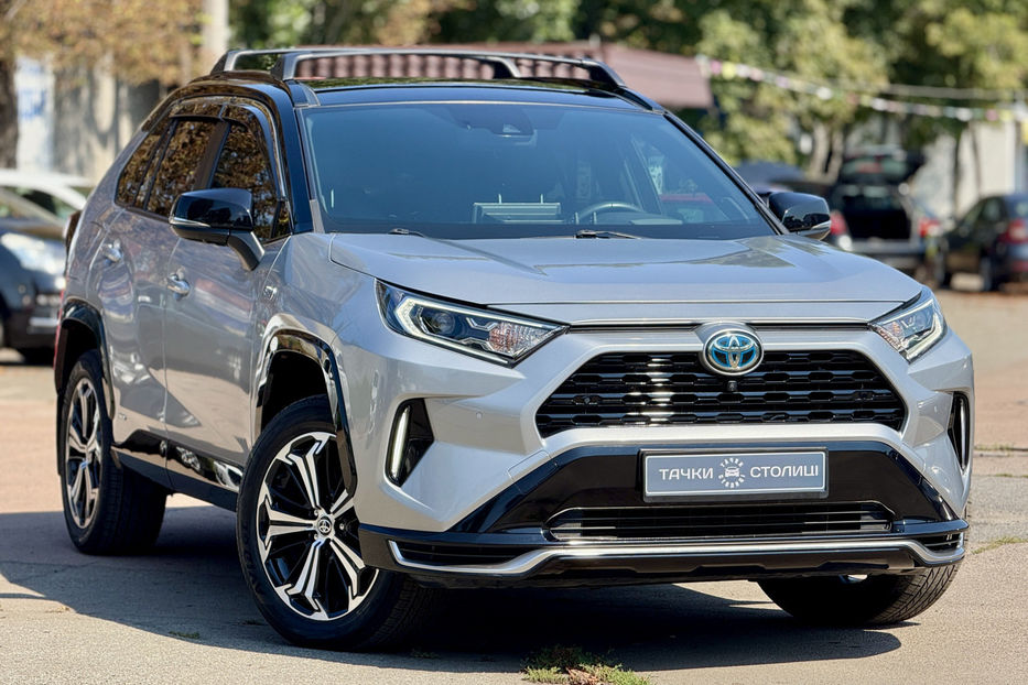 Продам Toyota Rav 4 2021 года в Киеве