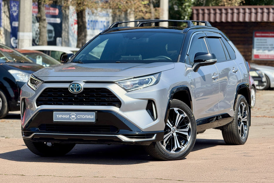 Продам Toyota Rav 4 2021 года в Киеве