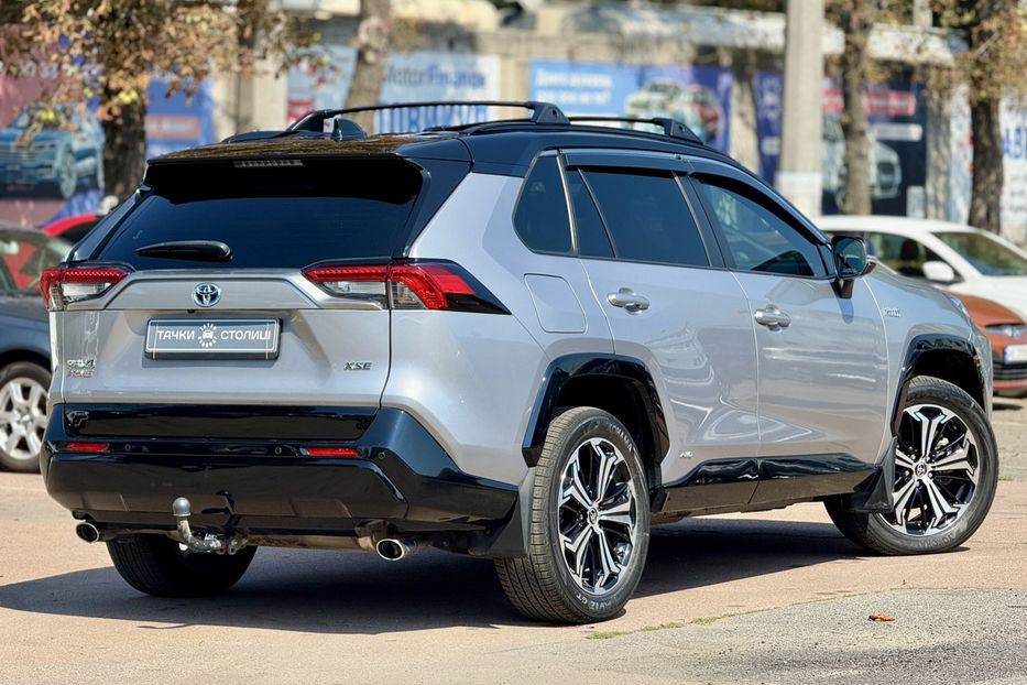 Продам Toyota Rav 4 2021 года в Киеве