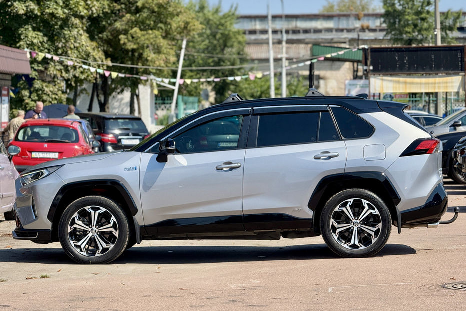 Продам Toyota Rav 4 2021 года в Киеве