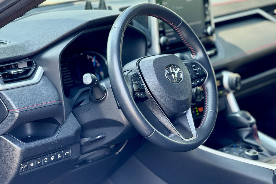 Продам Toyota Rav 4 2021 года в Киеве