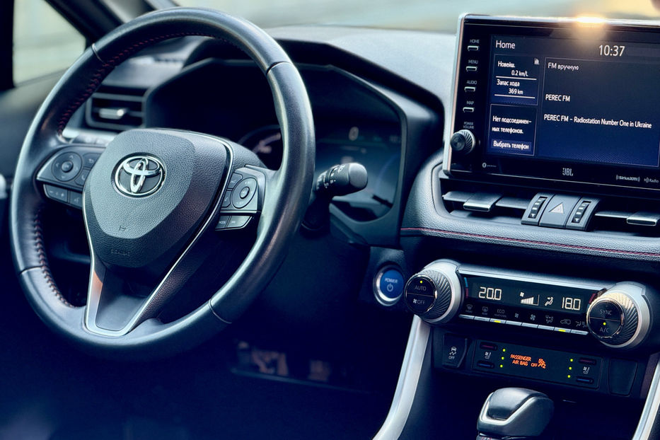 Продам Toyota Rav 4 2021 года в Киеве