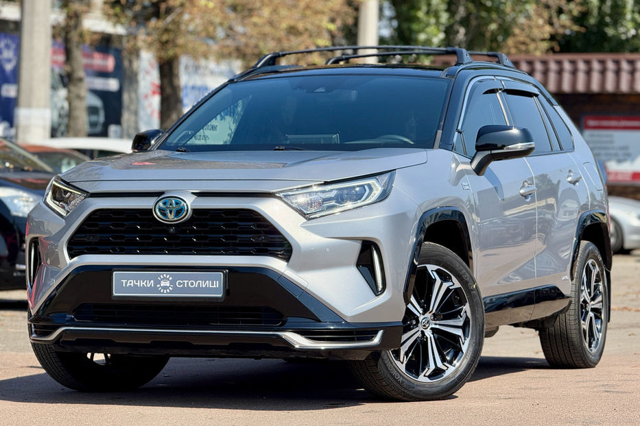 Продам Toyota Rav 4 2021 года в Киеве