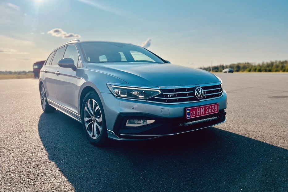 Продам Volkswagen Passat B8 R-Line 4*4 200к.с  2021 года в Житомире