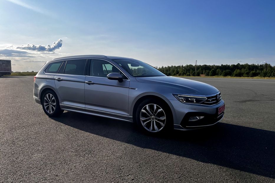 Продам Volkswagen Passat B8 R-Line 4*4 200к.с  2021 года в Житомире