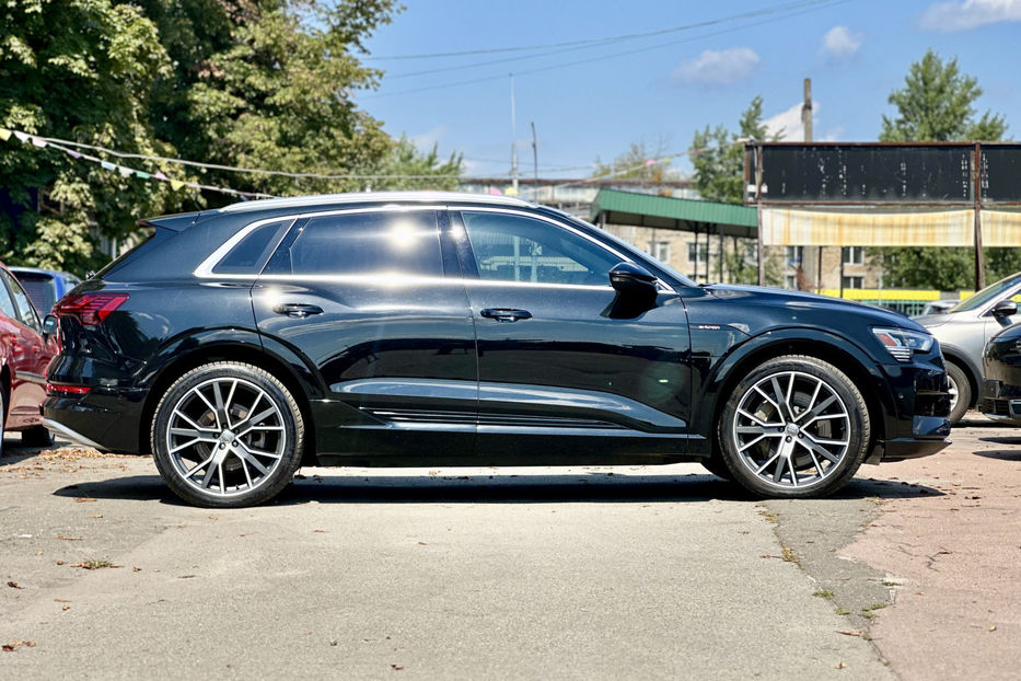 Продам Audi E-Tron 2019 года в Киеве