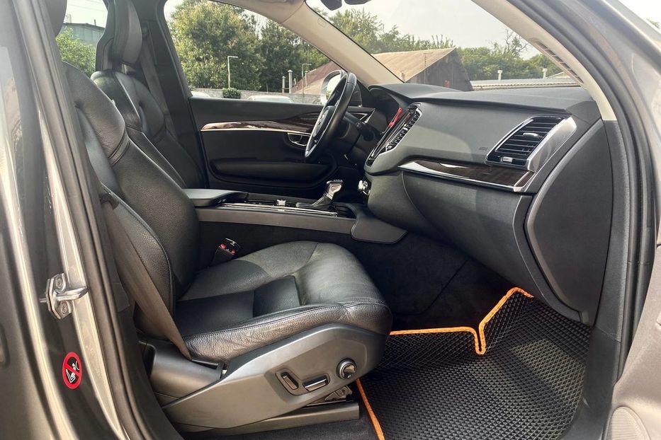 Продам Volvo XC90 2015 года в Днепре
