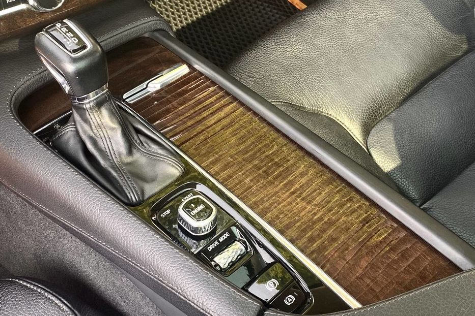 Продам Volvo XC90 2015 года в Днепре