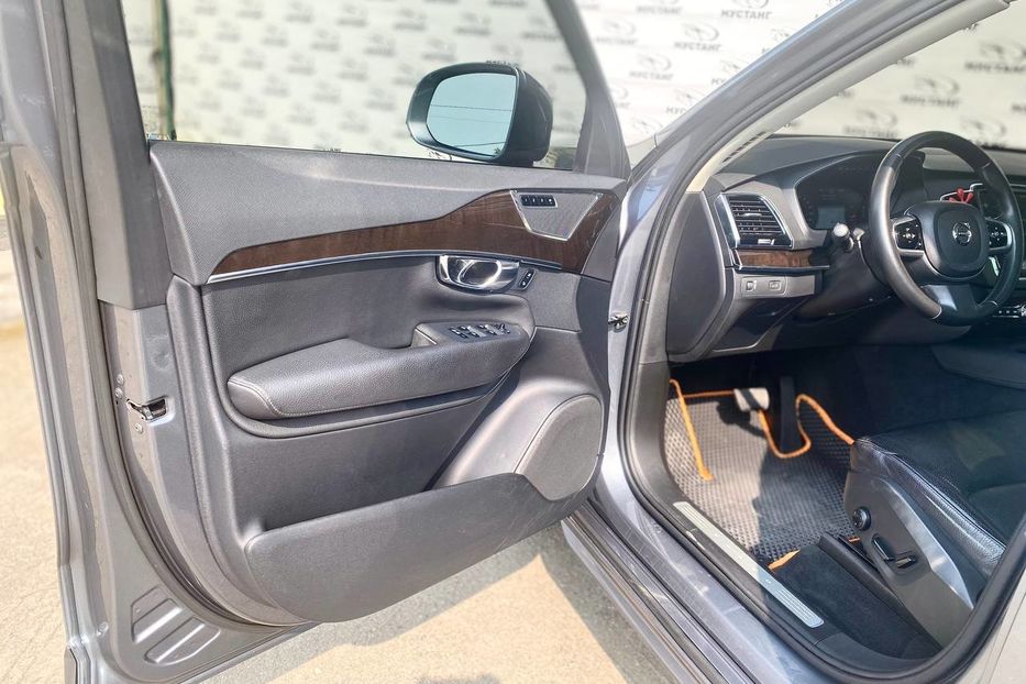 Продам Volvo XC90 2015 года в Днепре